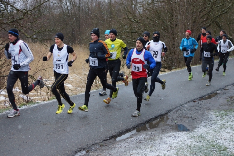 Zoltan und Mathias bestimmen in dieser Rennphase das Tempo an der Spitze