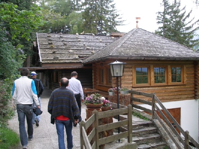 …. in den Bierkeller.