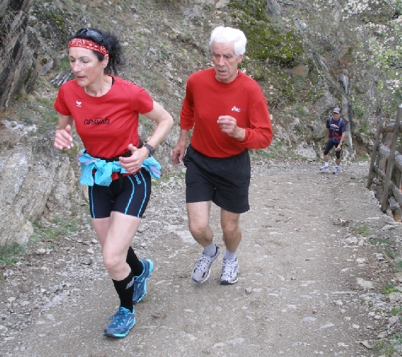 Rina und Hansruedi im Aufstieg