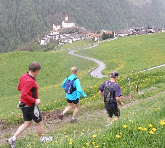 Bald ist das Dörfchen Katharinaberg erreicht