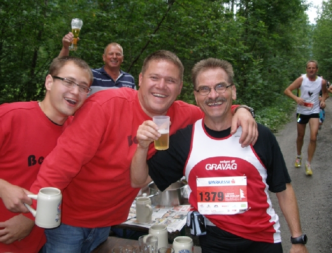 Felix benützt dieses aussergewöhnliche Station! – Prost