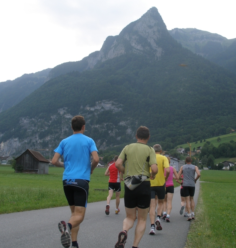 in Richtung Berge, am Lienzerspitz vorbei.
