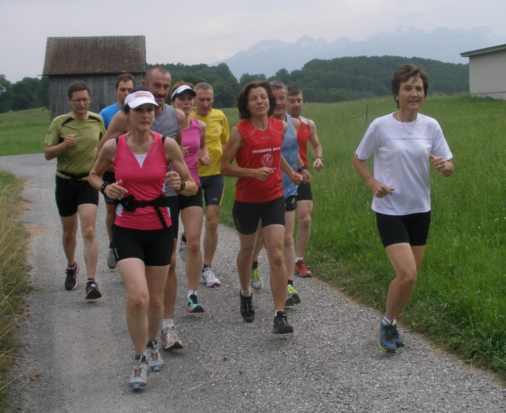 Zuerst ein paar Meter flach ….