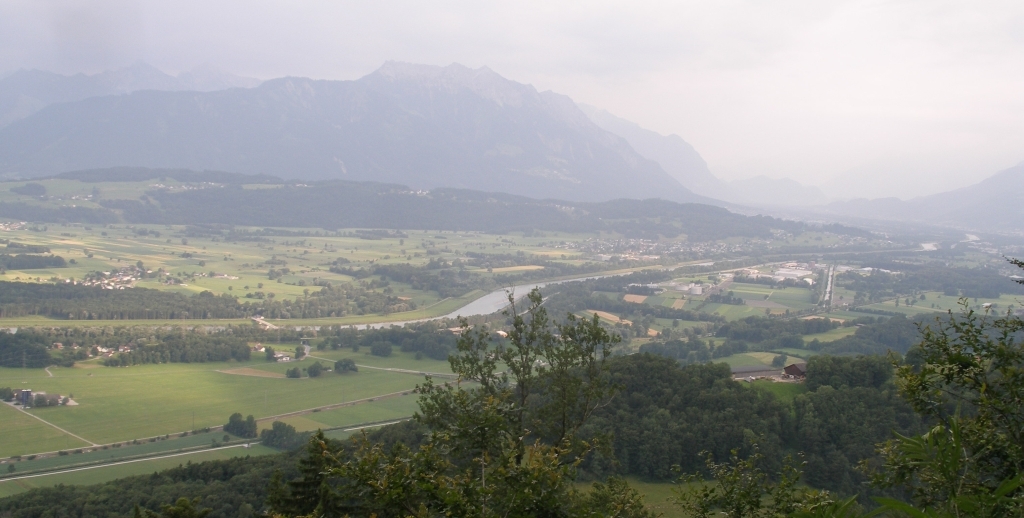 Hier in Richtung Sennwald-Buchs mit den Bergen des FL