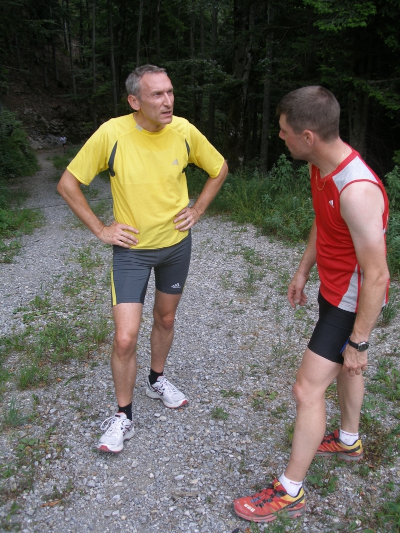 Besprechen die kommende Biketour: Thomas und Helmut