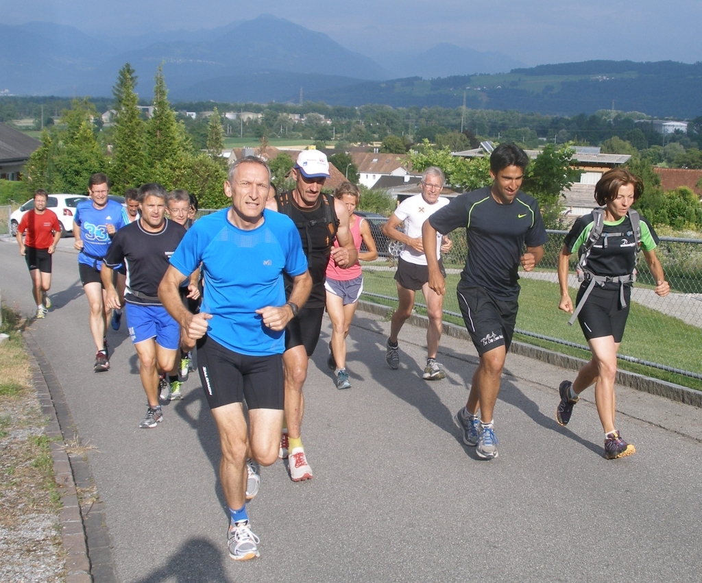 Schwül-warmes Wetter zu Beginn des Laufes hinauf zur Alp Rohr