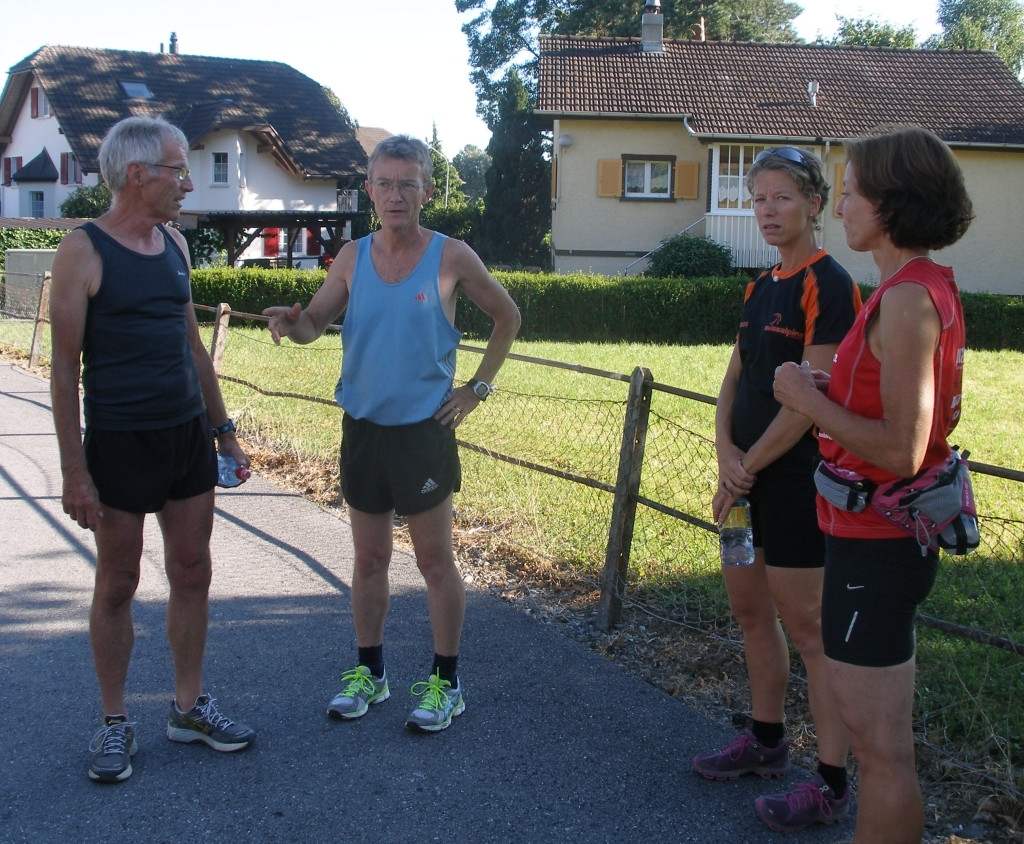 Christoph begrüsst seine Lauffreunde und gibt Informationen zu seinem Mila-Sommerprogramm