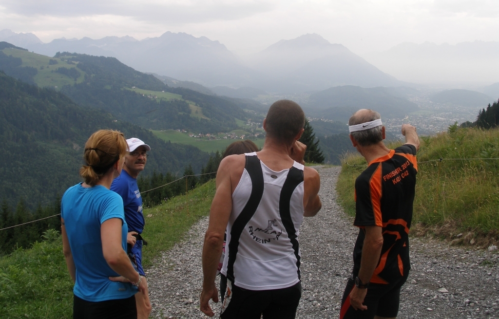 Auf dem Rückweg: Die Drei Schwestern im leichten Abenddunst