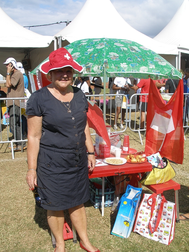 Konsulin Josette Binggeli wünscht allen Schweizer Teilnehmern am Grand Raid viel Glück und Erfolg.