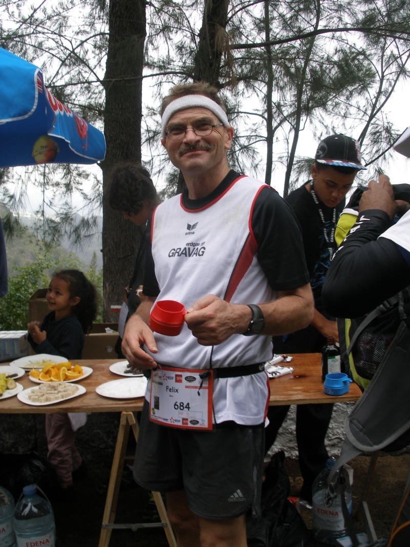 Es wird gegessen und getrunken