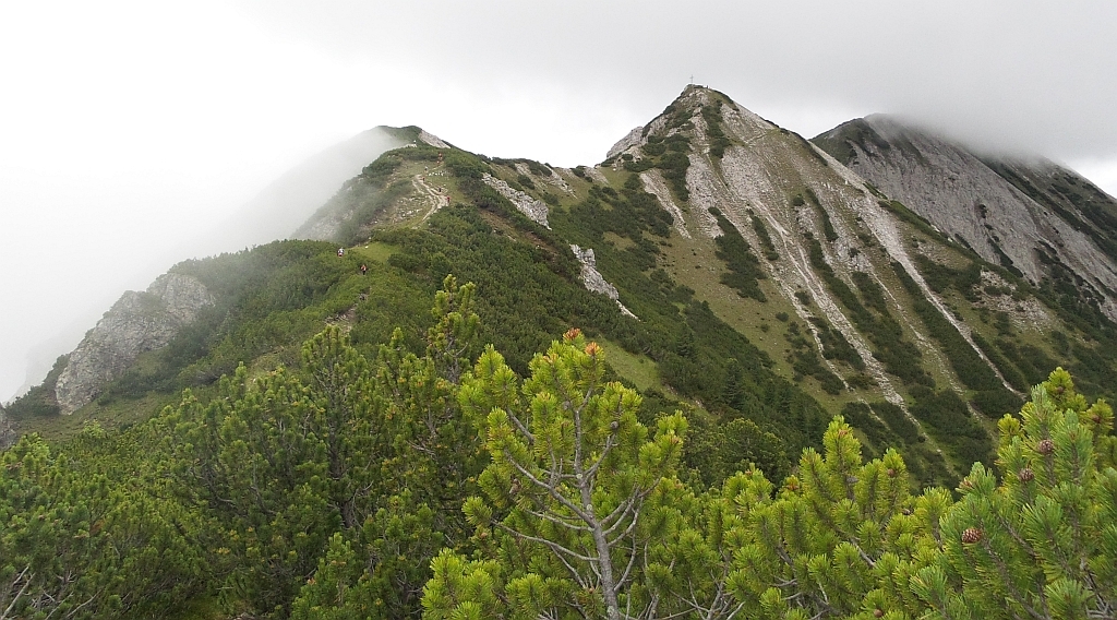 Die Strecke der zweiten Etappe führte über diese Bergkette