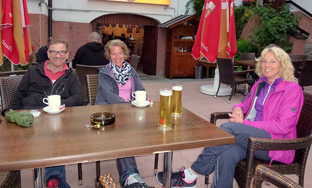 Gemütliches Beisammensein nach einer schweren Etappe