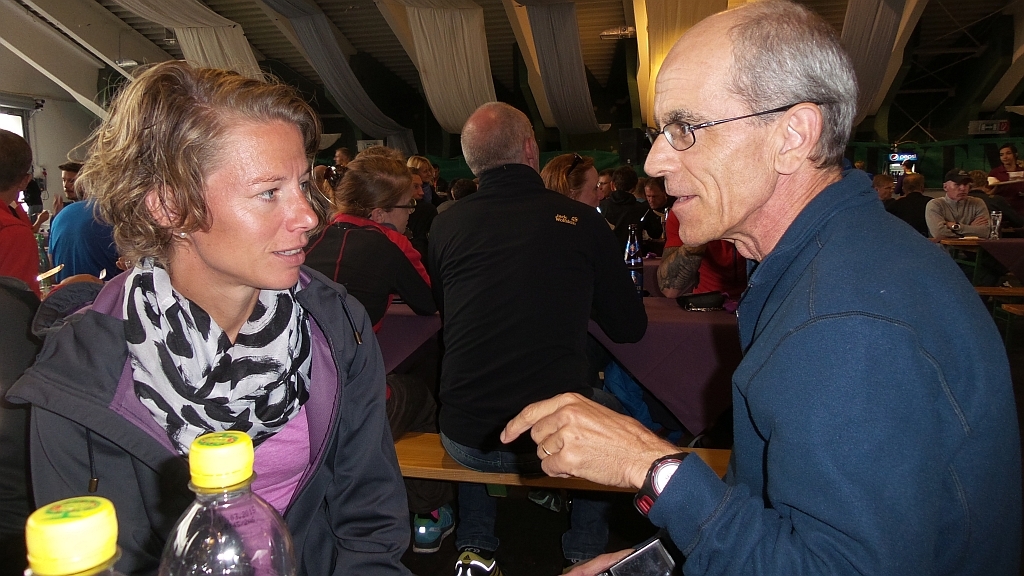 Austausch der Erlebnisse bei der Pastaparty