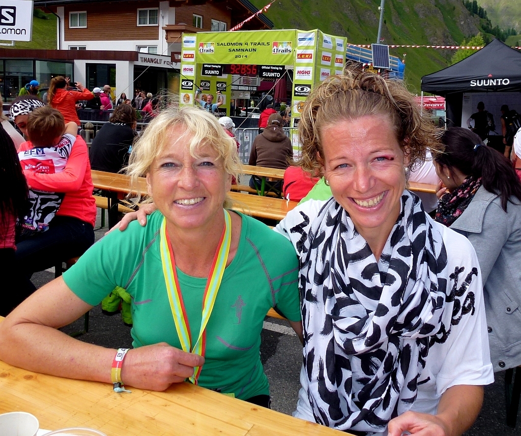 So sehen Finisher bei den 4Trails aus: Edith und Denise