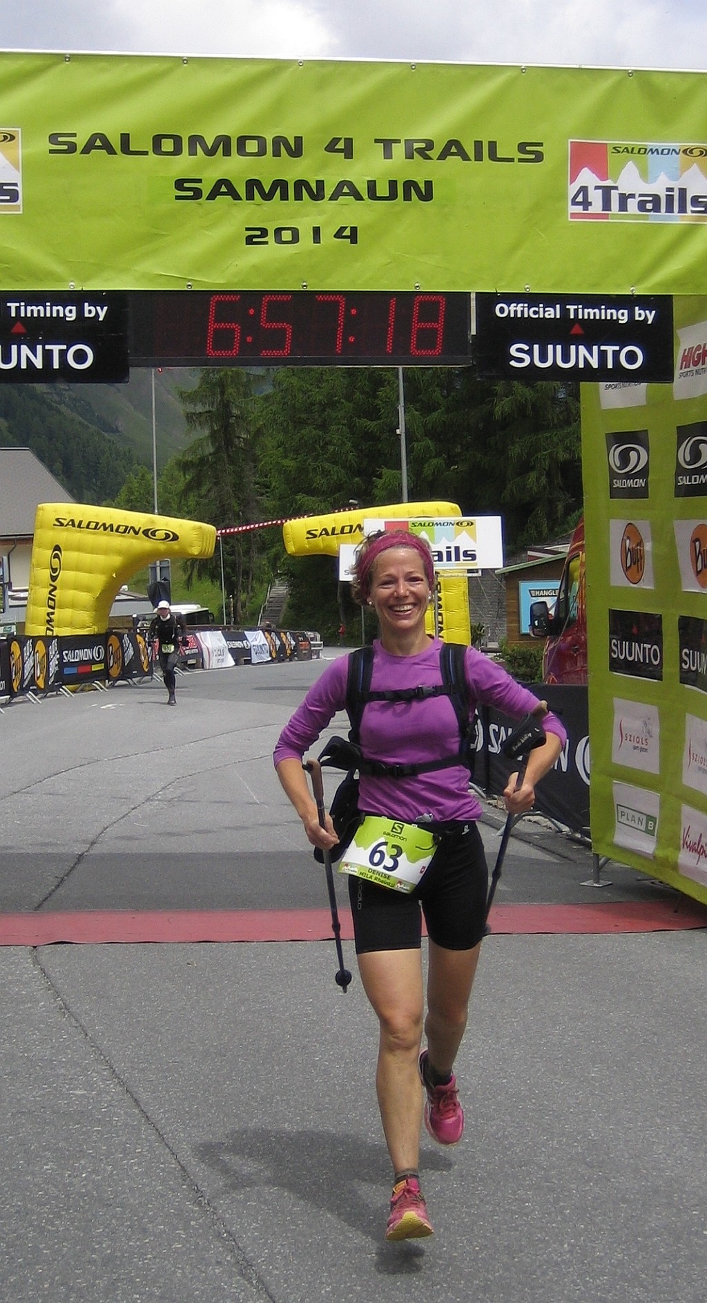 Denise im Ziel in Samnaun