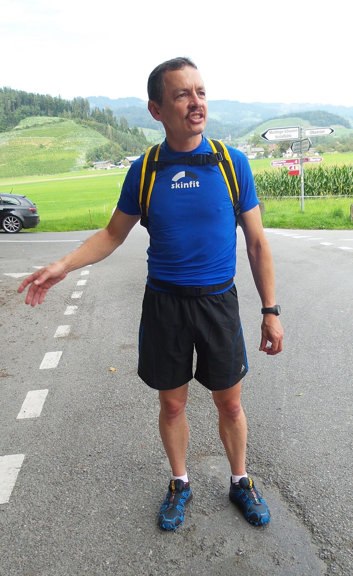 Roland begrüsst seine Trainingspartner