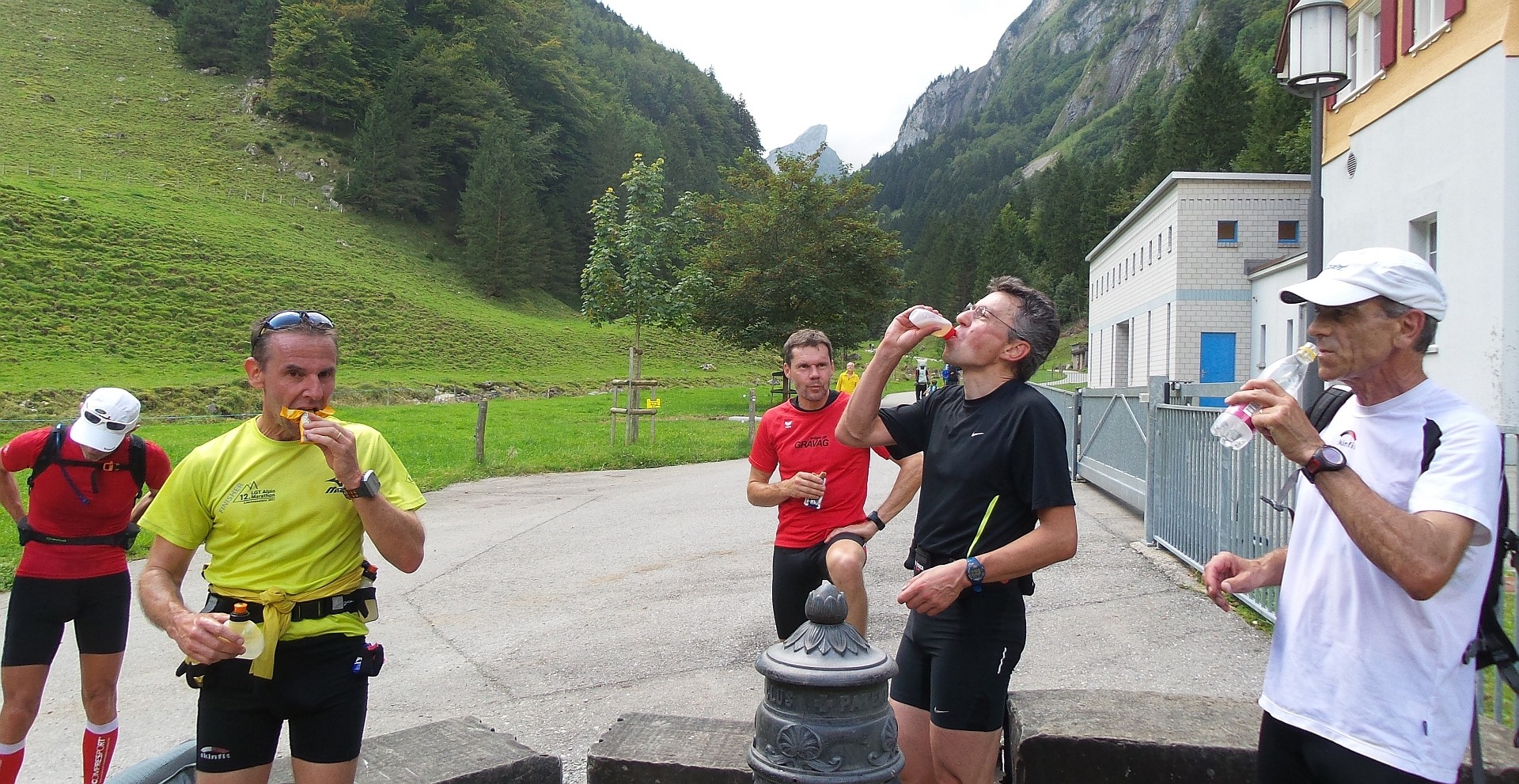 Kurze Pause vor dem ersten grossen Aufstieg zum Seealpsee