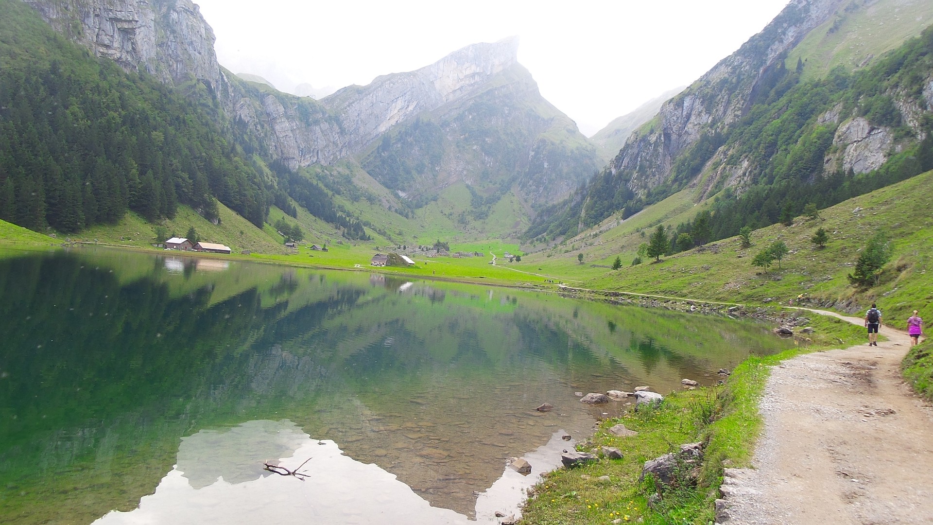 Blick Richtung Meglisalp und Mesmer