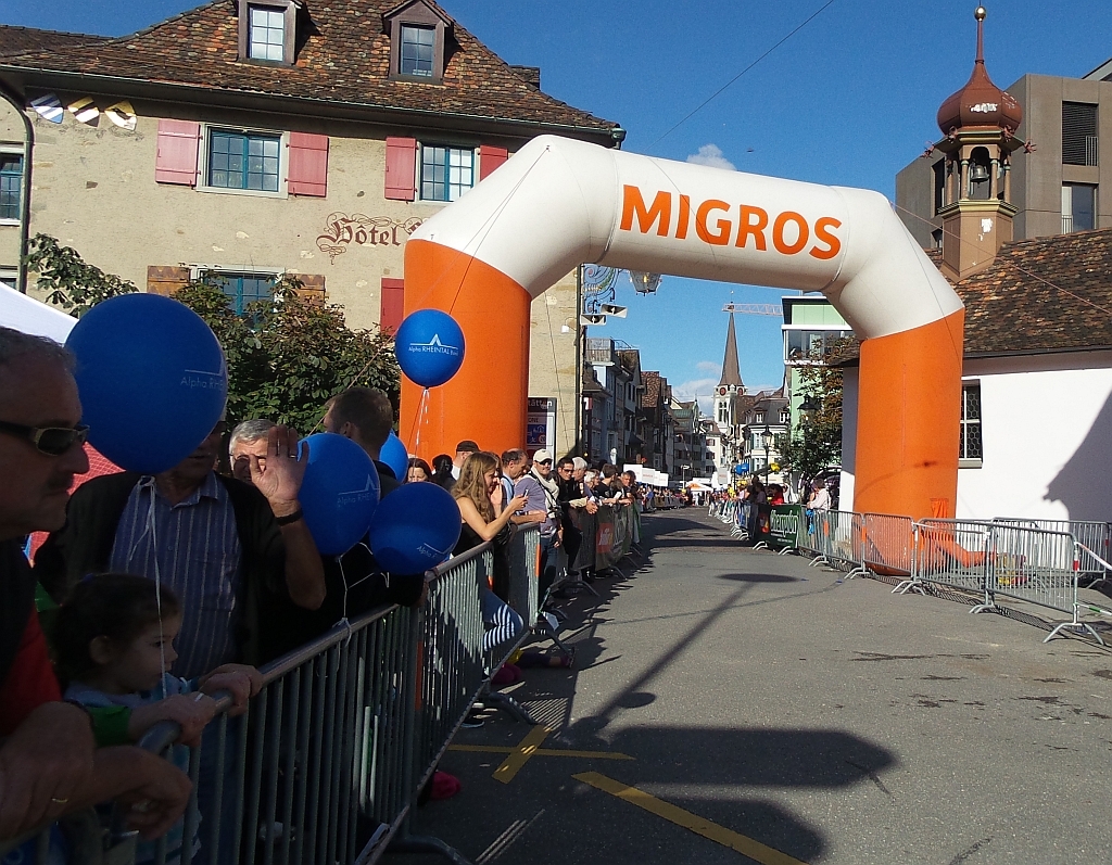 Gründe, am ASL 2014 dabei zu sein: Schönes Wetter und gute Stimmung in der Marktgasse.