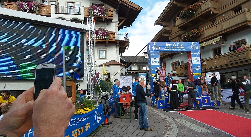 Grosses Spektakel an den Siegerehrungen auf dem Söller Dorfplatz
