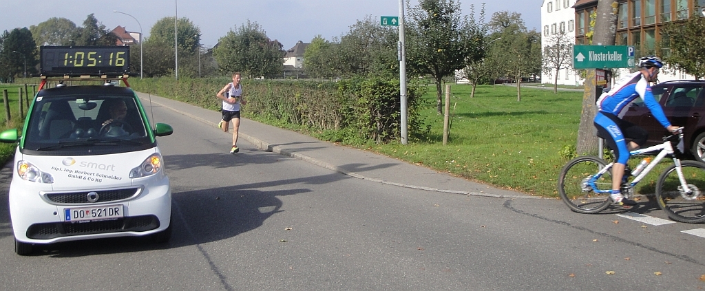 Donnschtighüpfer Christoph Schefer gewinnt den Halbmarathon