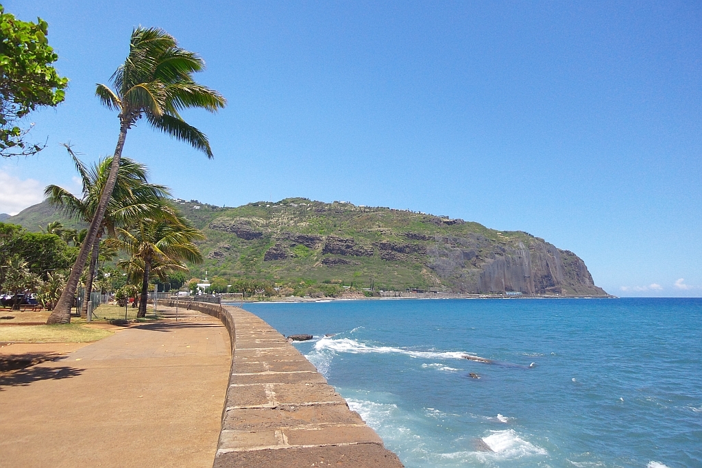 Vom Berg im Hintergrund gehts am Schluss hinunter ins Ziel