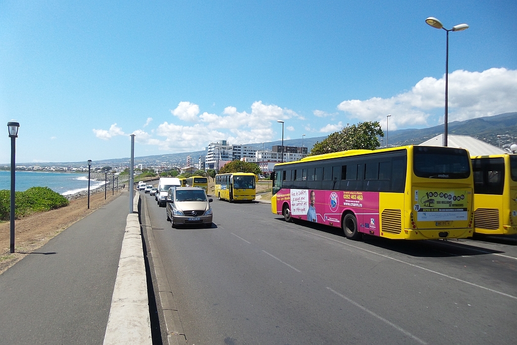Busbahnhof St. Denise. Es geht zum Startort St. Pierre ….