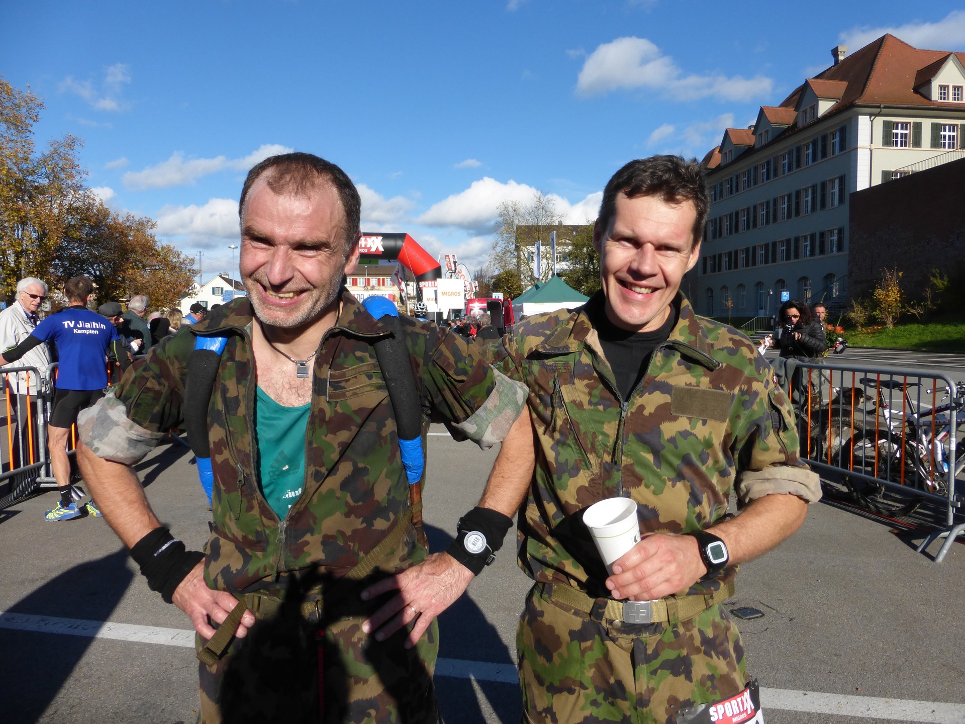 Emil Berger und Guido haben im Ziel gut lachen