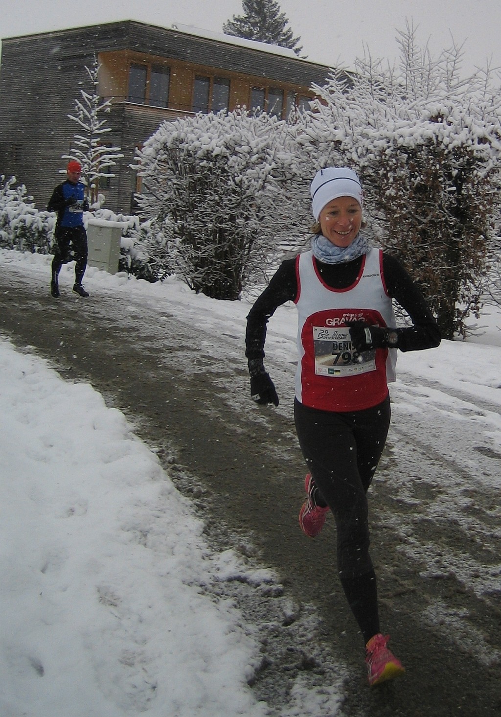 Denise unterwegs mit einem Lächeln