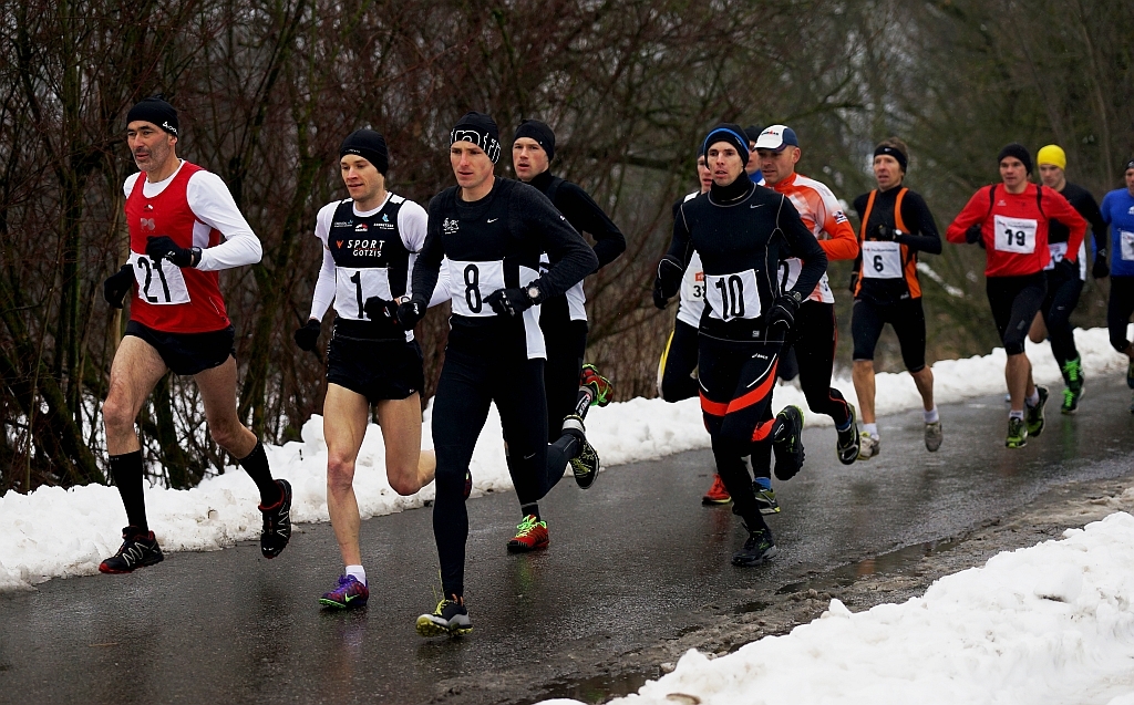 Spitze des Feldes nach dem Start