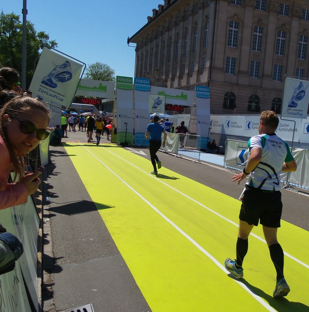 Die letzten Marathonmeter auf einem Teppich