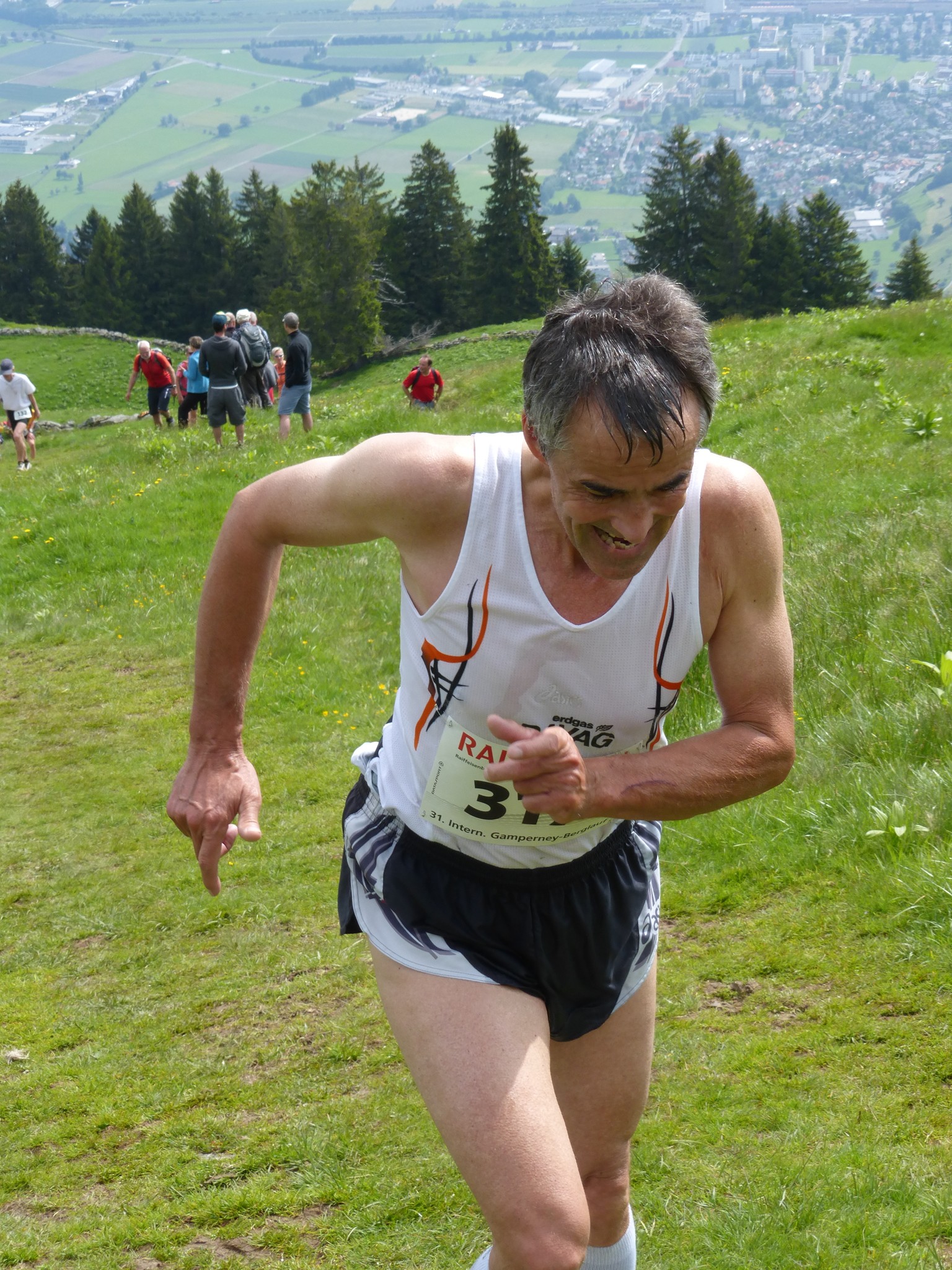 Rolf in seinem unverkennbaren Laufstil