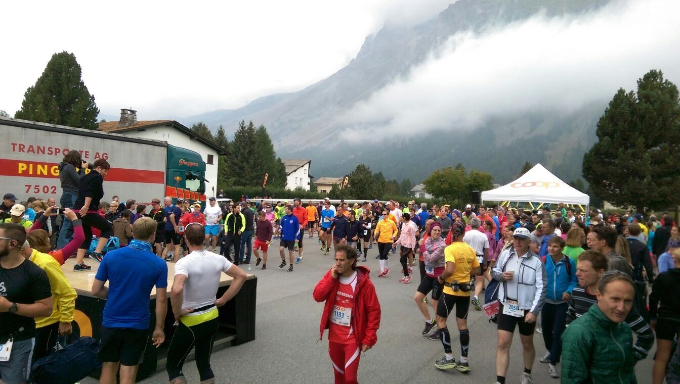 Die Läuferschar im Startgelände