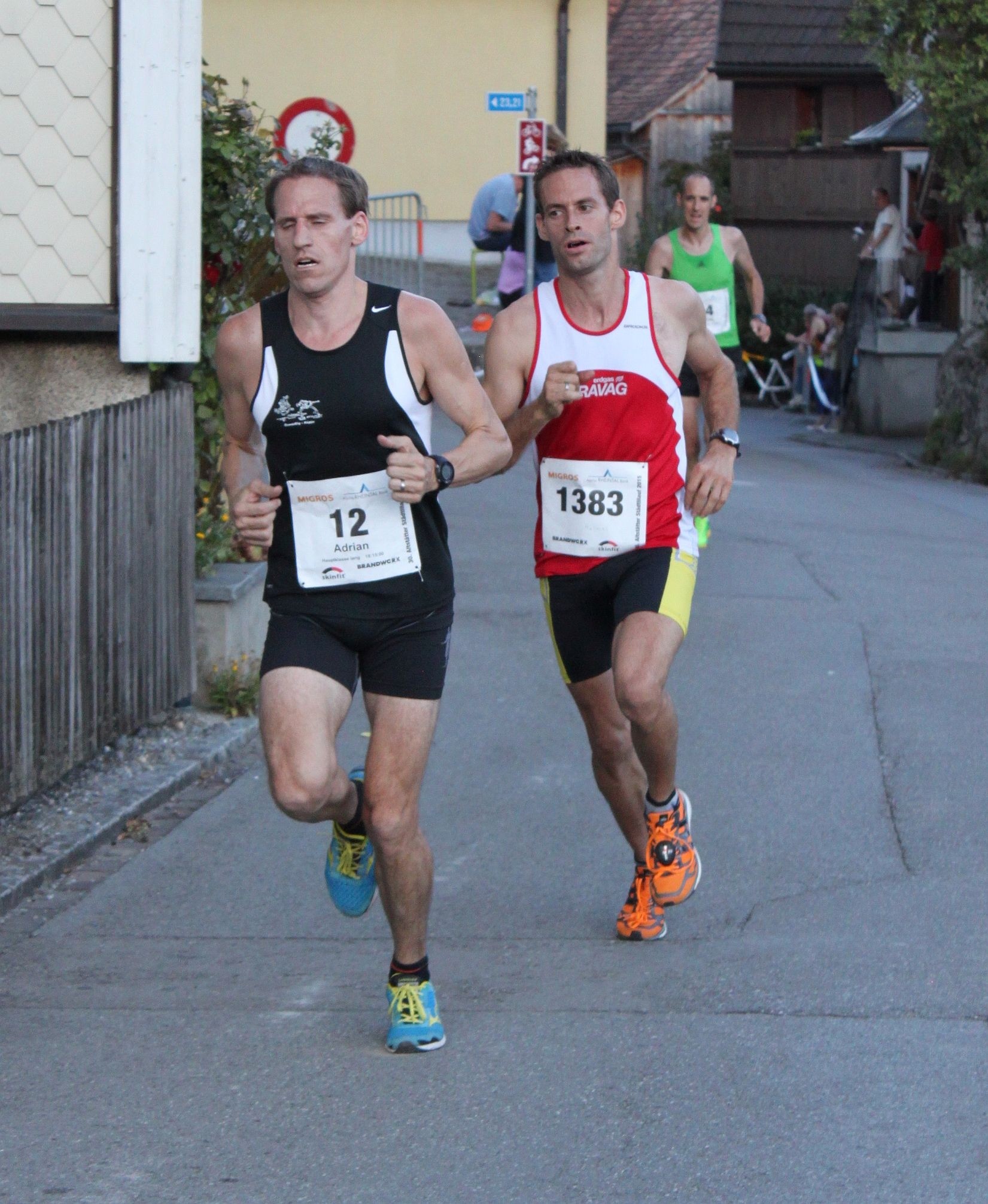 Mathias verfolgt Adrian Marti