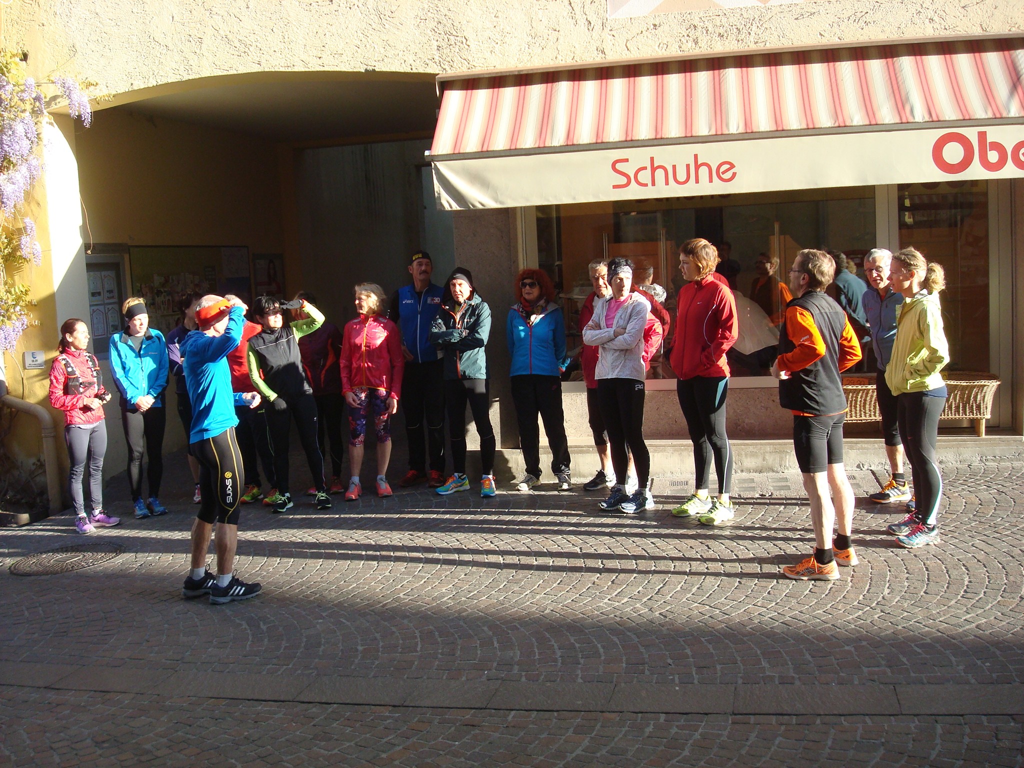 Freitag, 28.04.2016, 07:30 Uhr Besammlung zum 1. offiziellen Training