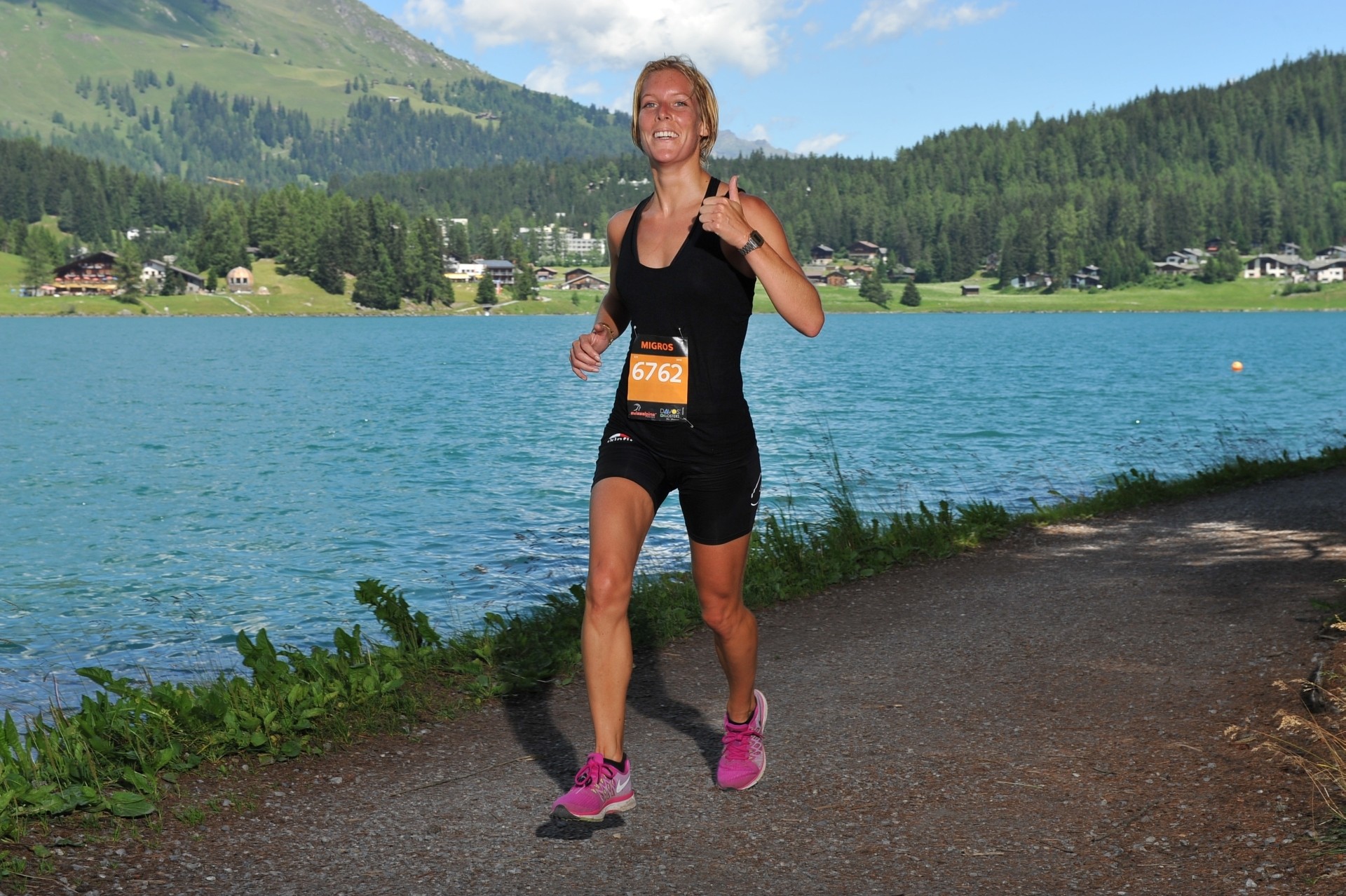 Mit einem lächeln entlang des Davosersees