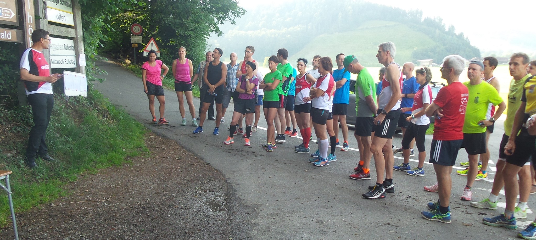 Mila/OK-Präsident Heinz Brunner gibt die allgemeinen Infos zum Lauf