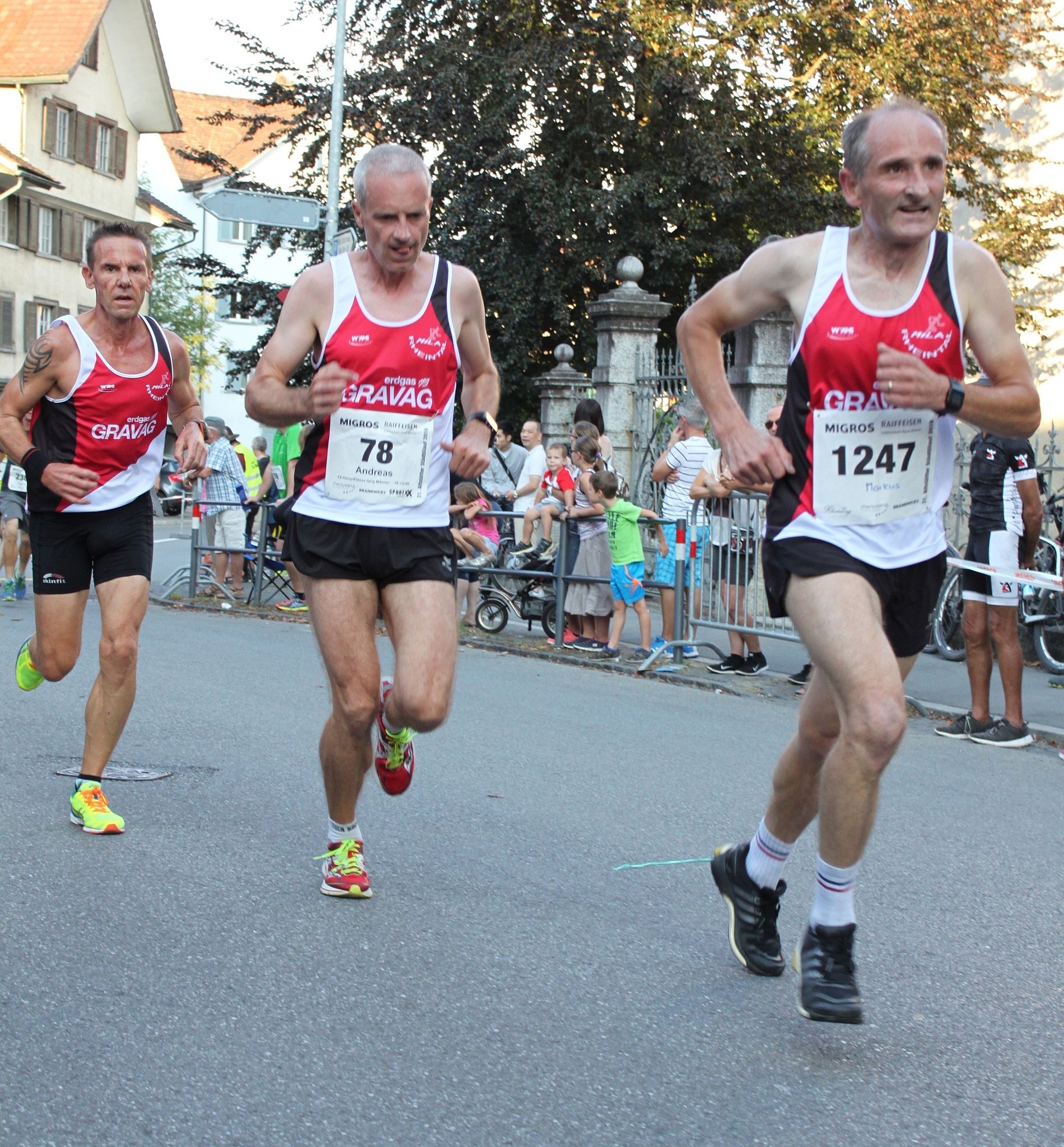 Markus vor Andreas und Fredy anfangs «Kugelgass-Stich»
