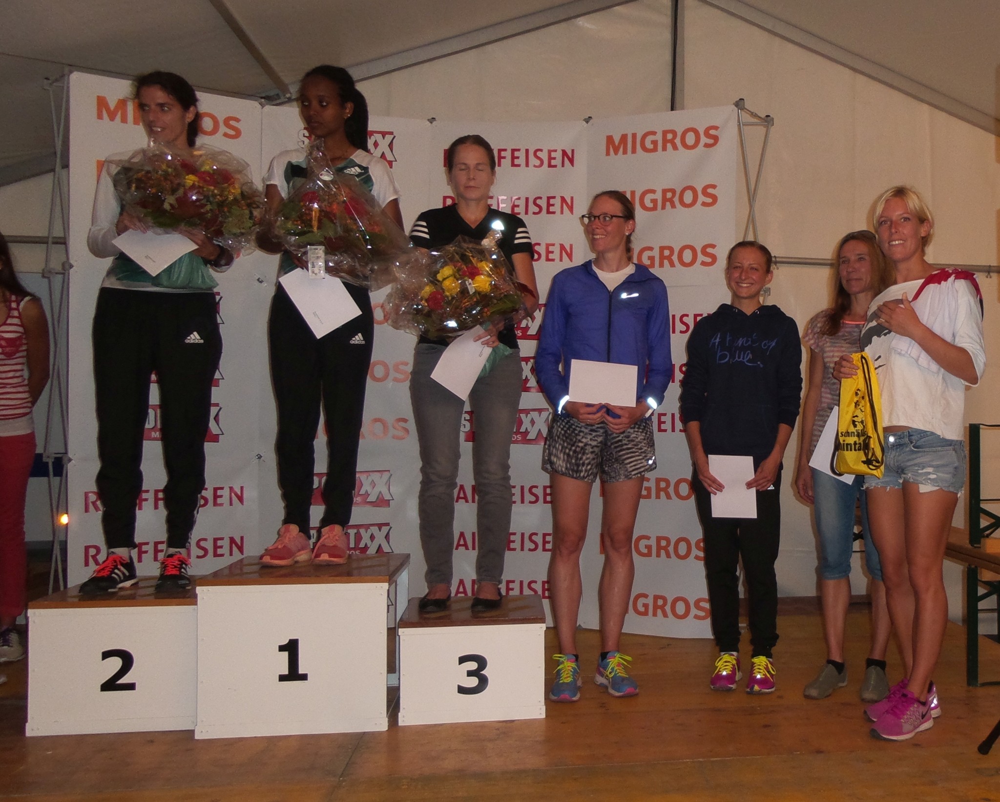 Siegerehrung Hauptklasse Frauen mit Melanie