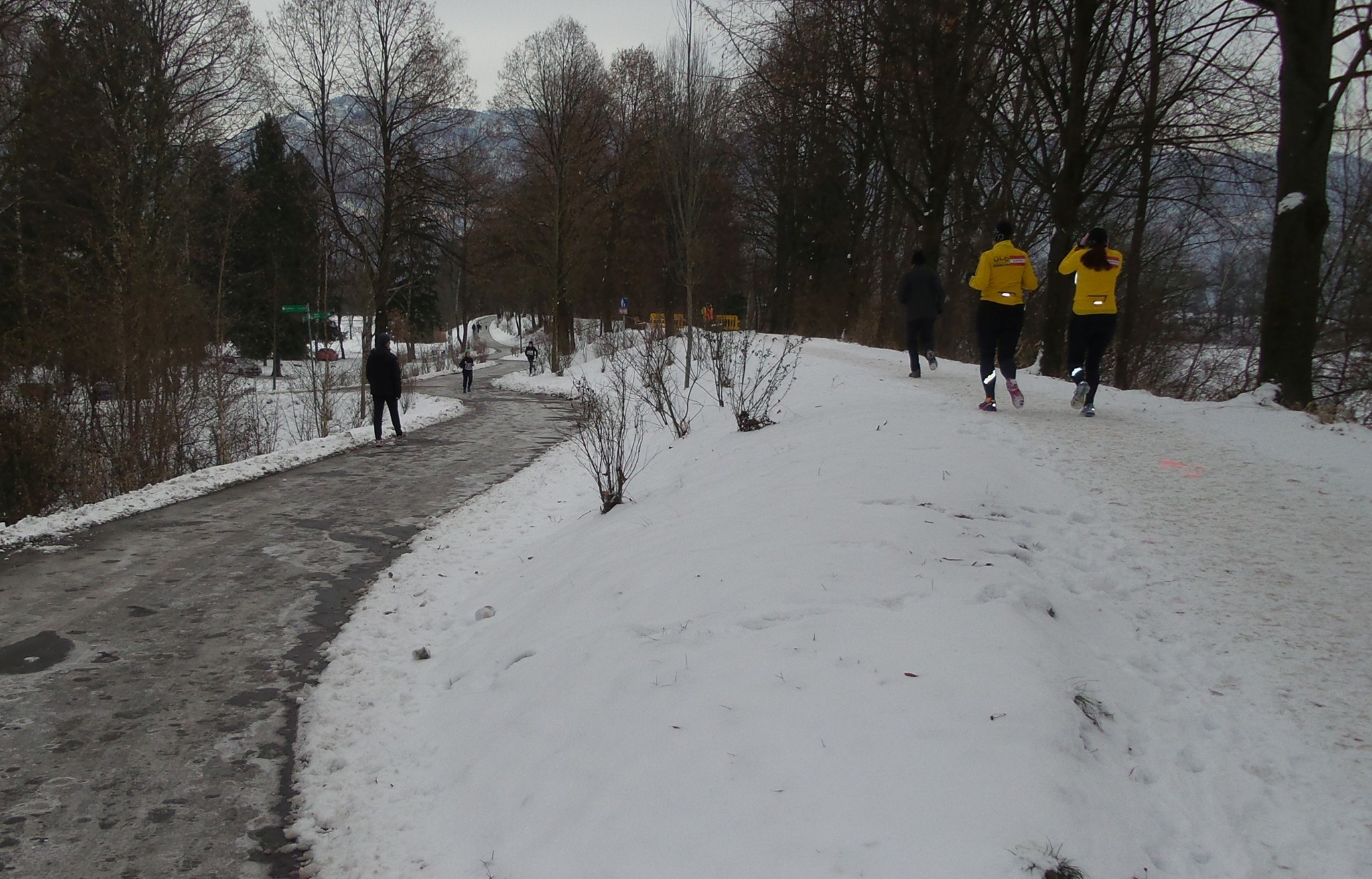 Strecke: teilweise schneebedeckt