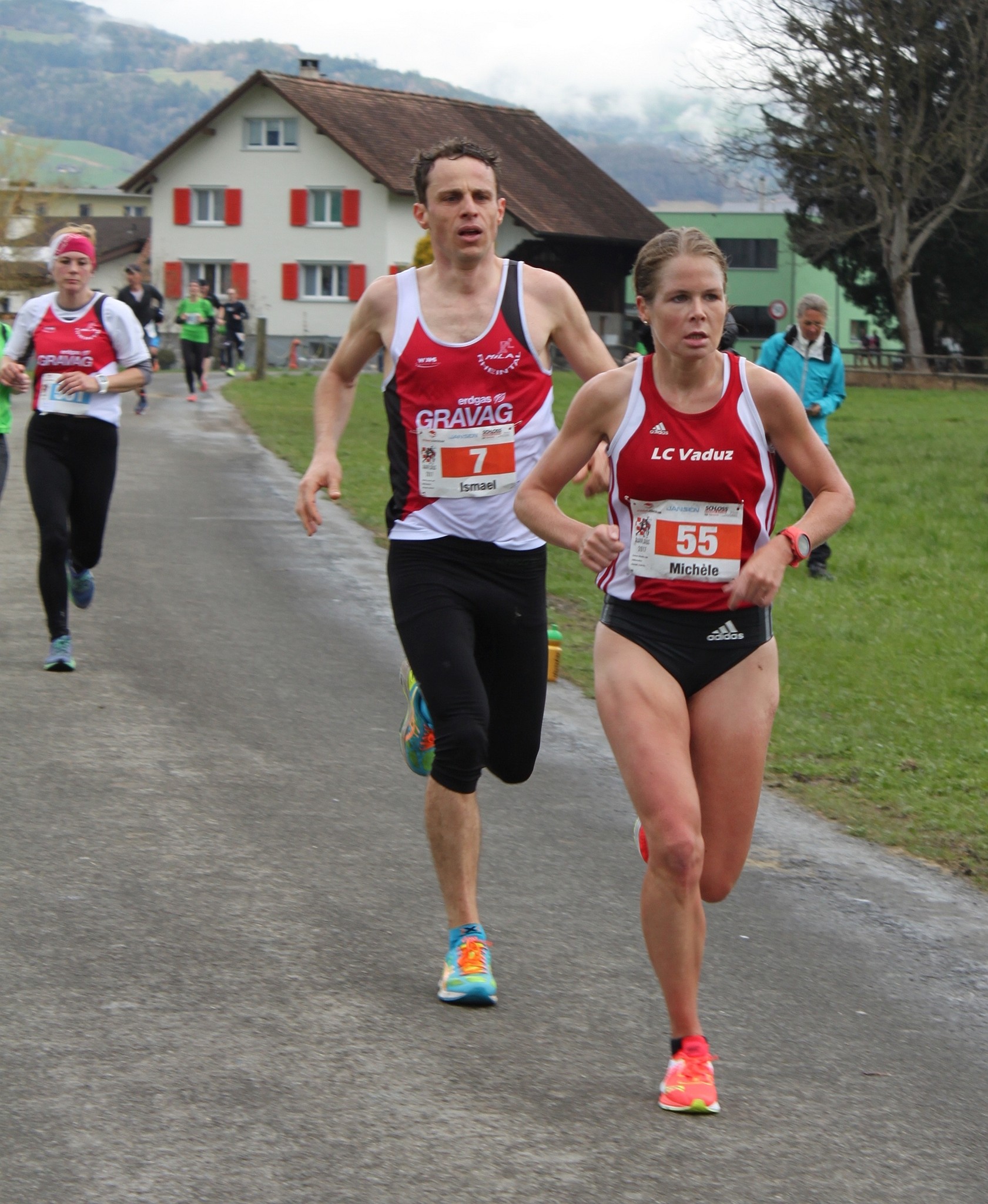 Isi verfolgt die schnellste Frau (Michèle Gantner)
