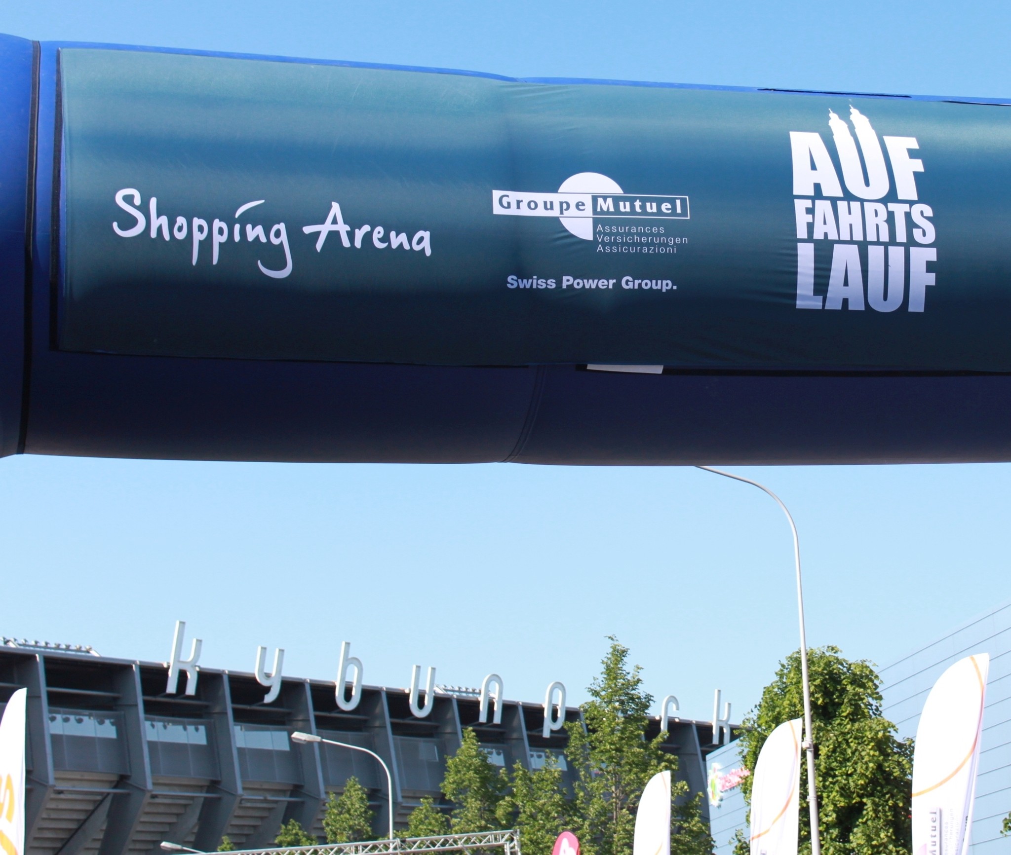 Zum 4. Mal geht der Auffahrtslauf über die Bühne. Start ausserhalb des Kybun-Parks