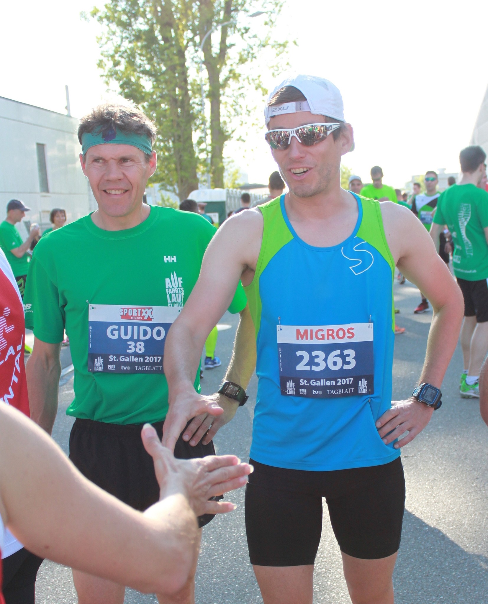 Manuel wird begrüsst, ebenfalls zum Halbmarathon