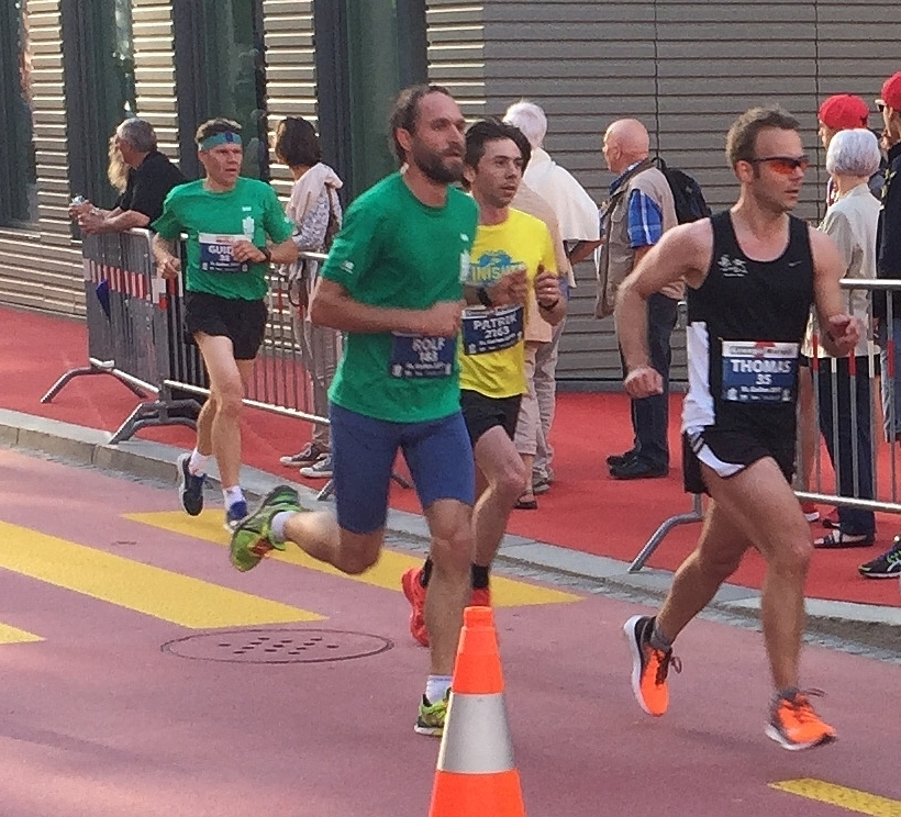 Ramon mit der Startnummer von Rolf. Wenig dahinter Guido.