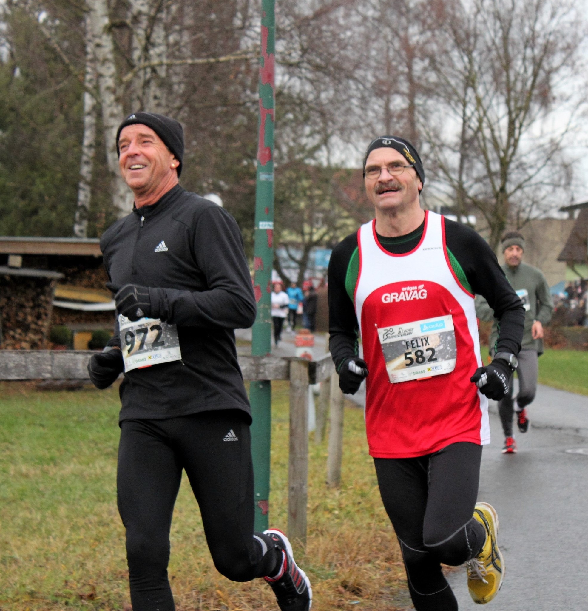 Er suchte auch immer wieder Kontakt mit prominenten Sportlern wie hier mit Peter Gschwend in Altach 2011…