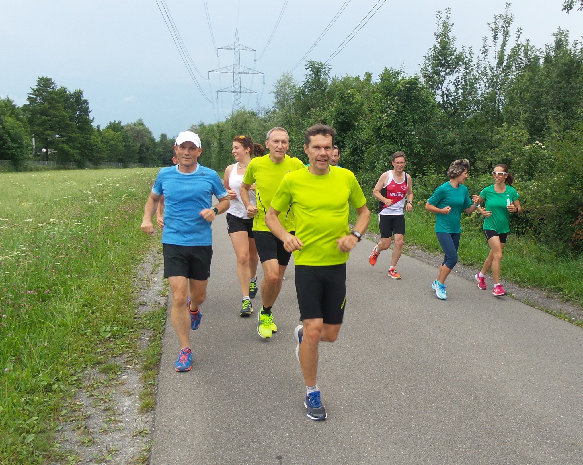 Zur Abwechslung einmal einen kurzen Abschnitt auf Asphalt