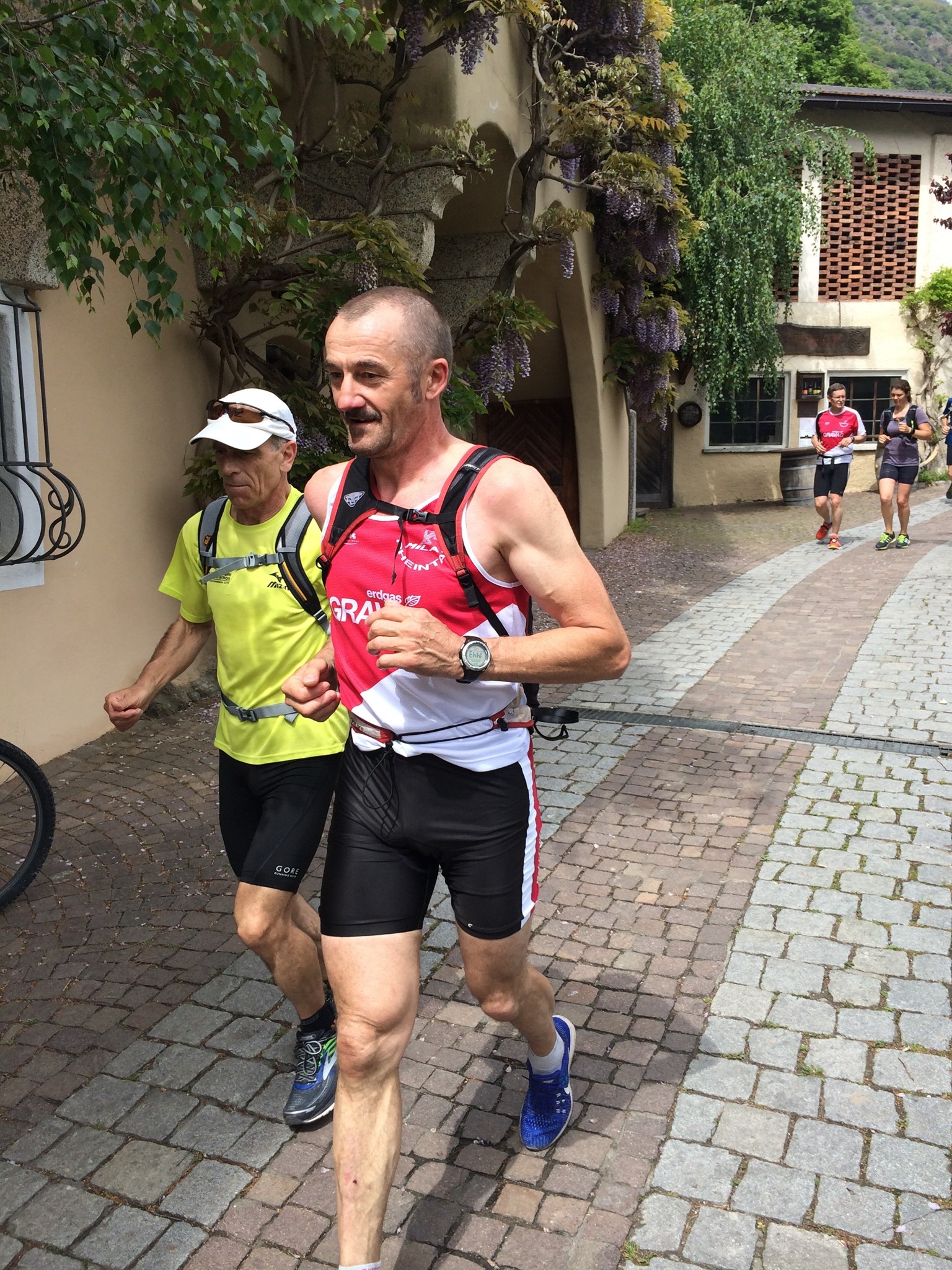 Igi gefolgt von Berni