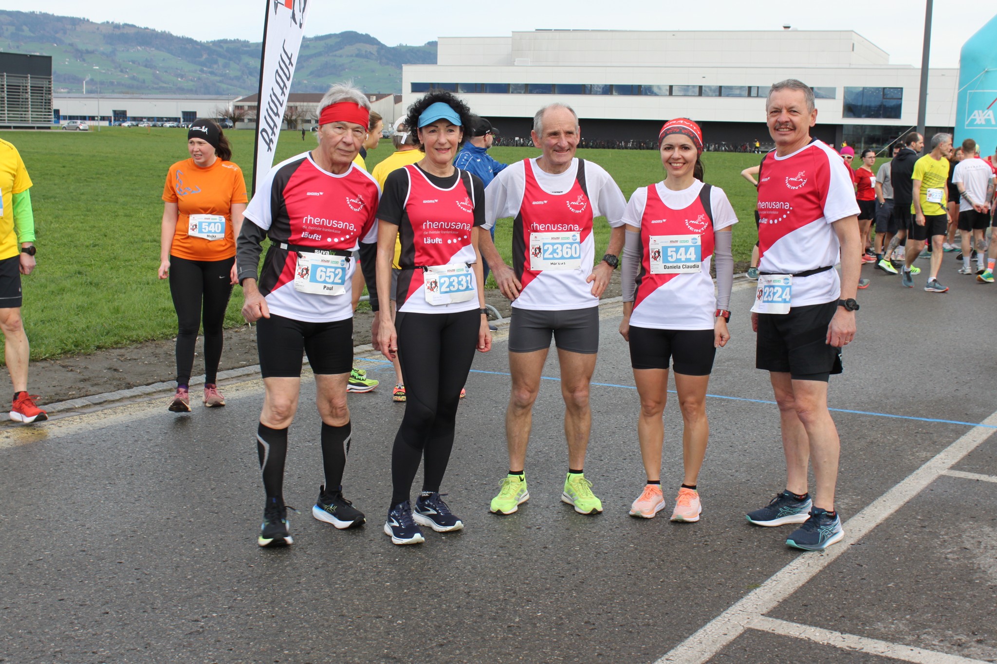 MILAs + Berni für den 10km Lauf bereit.