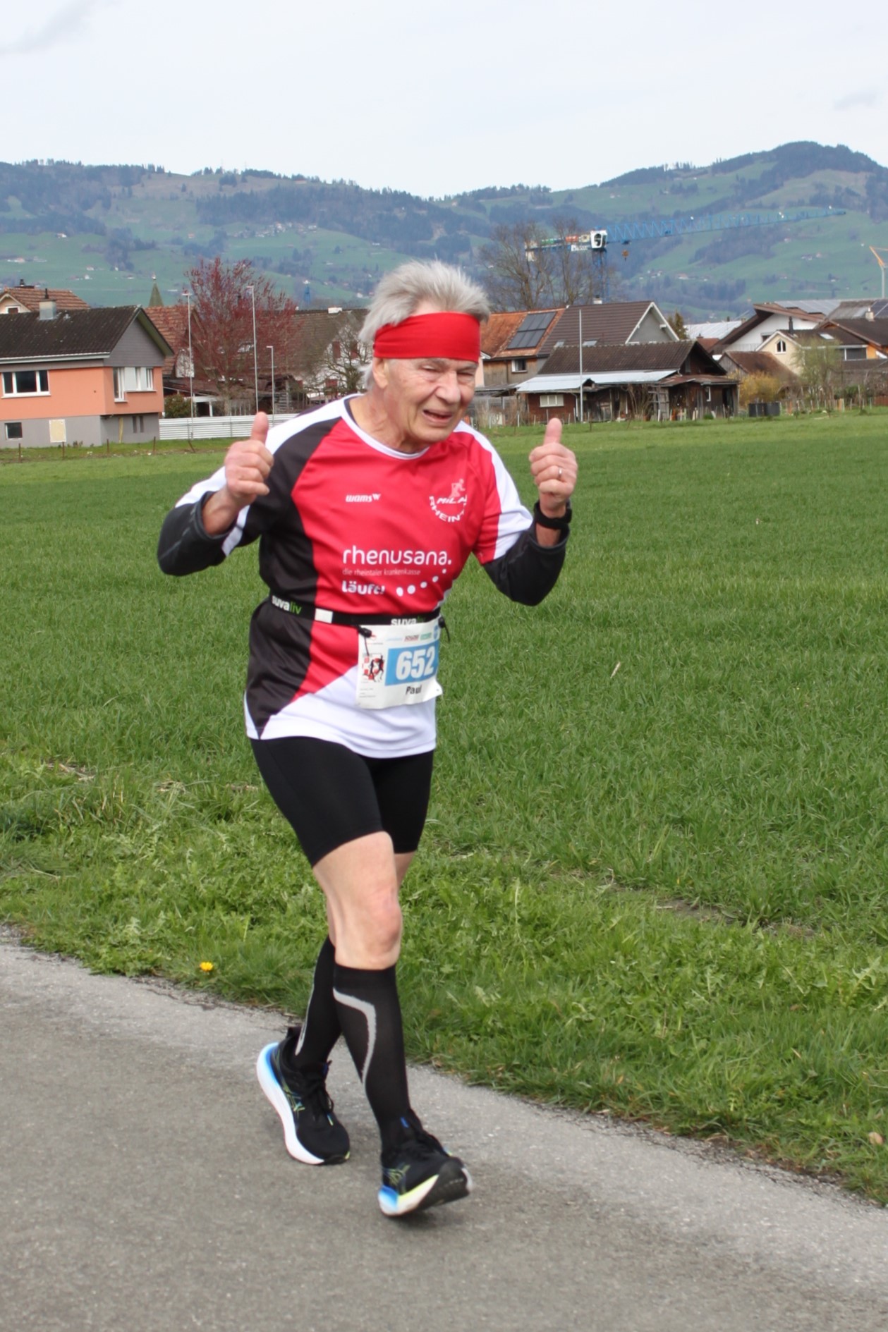 Paul kämpft sich als 2. ältester erfolgreich über die Runden.