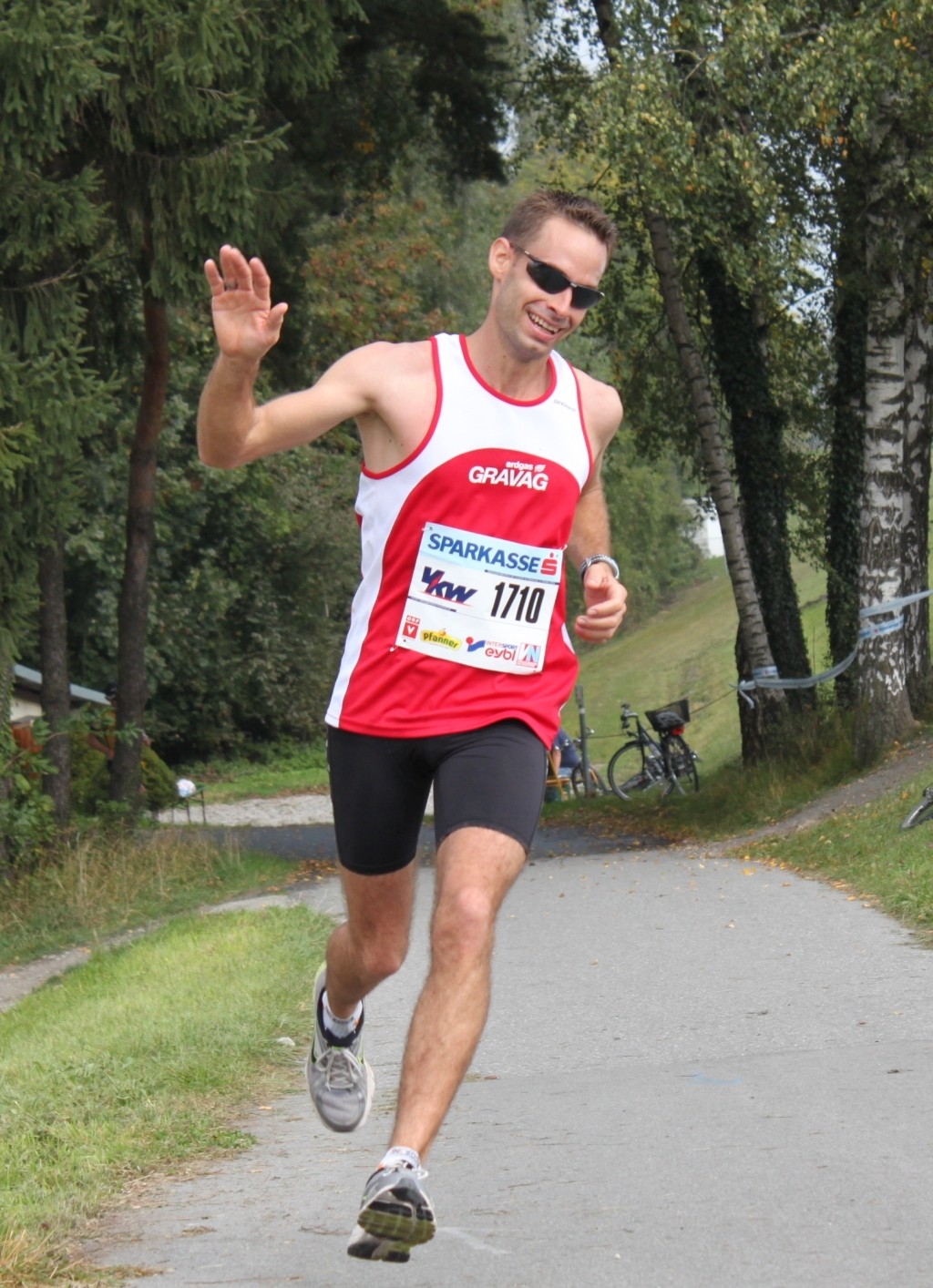 Mathias fliegt die Rampe hoch